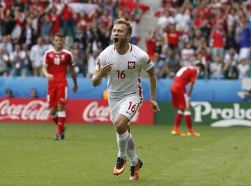 Blaszczykowski celebra un gol de Polonia.