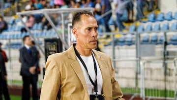 RANCAGUA, CHILE - MARCH 4: Deportivo O'Higgins Head Coach Lucas Bovaglio looks on during a Copa CONMEBOL Libertadores match between Club Deportivo O'Higgins v Club Deportes Tolima at Estadio Codelco El Teniente on March 4, 2026 in Rancagua, Chile. (Photo by Mauricio Duque/Eurasia Sport Images/Getty Images)