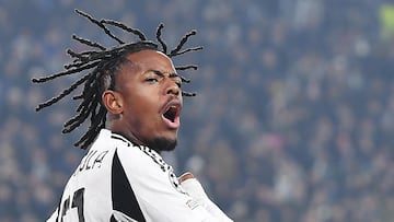 Follow the action as PSV go up against Juventus in the Champions League.