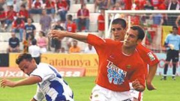 <b>CHASCO. </b>El Alavés dejó pasar la ocasión en el Nou Estadi Tarragona de asegurarse el ascenso a Primera.