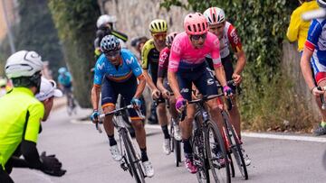 Woods y Valverde luchan por la victoria en la Milán-Turín de 2019.