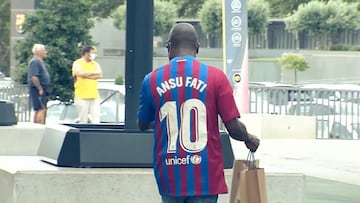 El padre de Ansu es un genio: va a la tienda del Barça a primera hora y gasta más de 800€ en camisetas