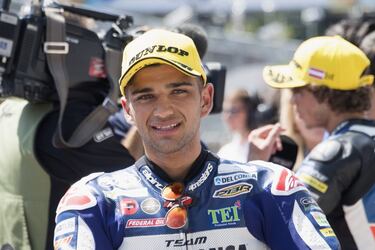 Es el único piloto madrileño, quitando Ángel Nieto, nacido en Zamora y criado en Vallecas, en ser campeón del mundo de motociclismo. Lo consiguió en su cuarta temporada en Moto3, lo que le aupó a Moto2. En 2020 su positivo en coronavirus que le hizo perderse las dos carreras en Misano, mermaron sus opciones de emular a Álex Márquez. En 2021 le espera la Ducati del Pramac.