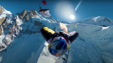 Fred Fugen, Vincent Cotte y Aurelien Chatard grabados desde el casco de Fred Fugen volando sobre el Mont Blanc nevado, con el sol al fondo, en octubre del 2022. 