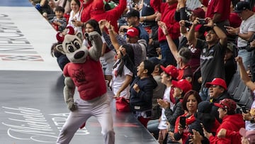 Mascotas del deporte mexicano celebran el día del maestro