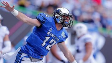 Paxton Lynch con los Memphis Tigers.