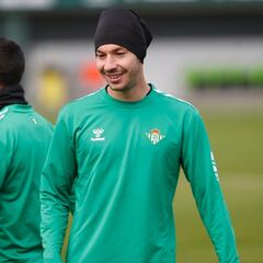 Vuelco en el ataque de Manuel Pellegrini: Ayoze por Loren