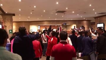 Así recibió la afición de Perú a su selección en Quito