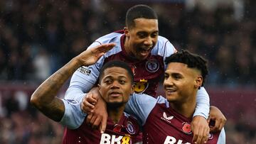 El Aston Villa celebra un gol.