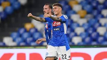 Jugadores de Napoli celebrando un gol ante Milan por Serie A.