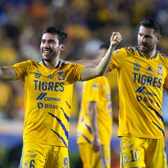 Guzmán y Vigón, los únicos mexicanos en el top 10 de goleadores