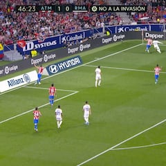 La acción que engrandece el fútbol entre Lucas y Carrasco: 'chapeau' por los dos