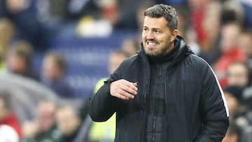 Tras iniciar su carrera de entrenador en la cantera del FC Barcelona, su carrera ha estado fuera de España, en Israel, Maccabi Tel Aviv, y en Inglaterra, Brighton y Watford, hasta llegar al banquillo del Red Bull Salzburgo, equipo que domina la liga austriaca con puño de hierro.