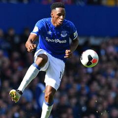 Everton aún debe dinero al Barcelona por Yerry Mina