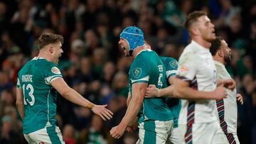 Rugby Union - Six Nations Championship - Ireland v England - Aviva Stadium, Dublin, Ireland - February 1, 2025 Ireland's Tadgh Beirne celebrates with Iain Henderson and Garry Ringrose after scoring their third try REUTERS/Clodagh Kilcoyne