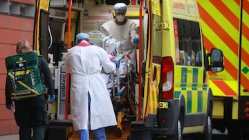 Health care workers transport a patient at the Royal London Hospital, as the spread of the coronavirus disease (COVID-19) continues, in London, Britain, January 19, 2021. REUTERS/Hannah McKay