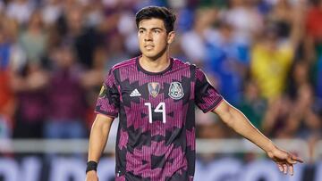 Erick Gutiérrez durante un partido con la Selección Mexicana