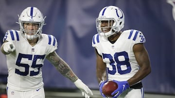 Nyheim Hynes consigue dos touchdowns y los equipos especiales de Indianápolis hacen el resto del trabajo.