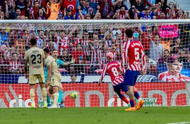Inicialmente lo anuló el colegiado Díaz de Mera por fuera de juego de Correa pero desde el VAR le corrigieron y terminó el suspense: jugada preciosa con Koke encontrando al argentino  en la frontal. Este tiró una pared con Griezmann antes de encontrar a Carrasco por la izquierda. El belga se marchó de Mendes por enésima vez y su pase raso al área lo remató de primeras el francés, batiendo por bajo a Fernando. 