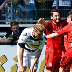 La asistencia de Chicharito no fue suficiente y el Bayer perdió