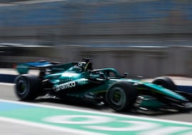 Arranque gris de Aston Martin