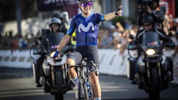 Van Vleuten cruza la última línea de meta de su carrera profesional en el Simac Ladies Tour.