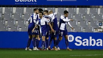 Los goles del Sabadell llegan desde las bandas