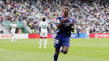 ELCHE, SPAIN - OCTOBER 30: Vinicius Junior of Real Madrid celebrates 0-1 during the La Liga Santander match between Elche v Real Madrid at the Estadio Manuel Martinez Valero on October 30, 2021 in Elche Spain (Photo by David S. Bustamante/Soccrates/Gett