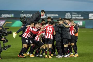 Los jugadores del Athletic celebraron el pase a la final de la Supercopa.