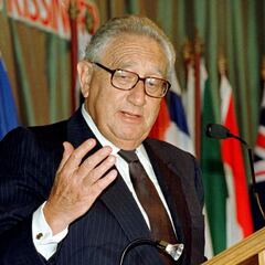 Henry Kissinger, prominent American diplomat, dies at 100