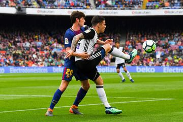 Santi Mina y Sergi Roberto