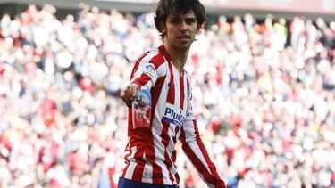 João Félix celebra el 2-1 en el Atlético-Sevilla.