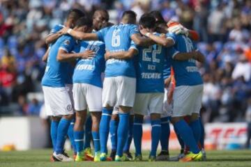 Así se dio el encuentro entre cementeros y los felinos celebrado esta tarde en el Estadio Azul