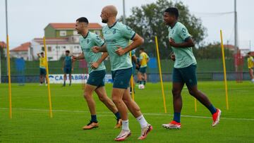 Mantilla, Ekain y Jeremy, del Racing.