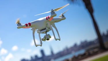 Qué es lo que no debes hacer con tu dron porque es ilegal