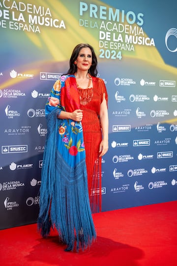 La cantante Diana Navarro en los Premios de la Academia de la Música.