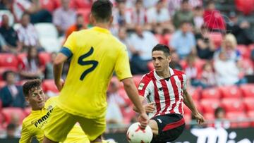 Asier Benito ante el Villlarreal.