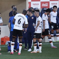 Uno x Uno del Valencia: Sin alma y Gayà yéndose lesionado
