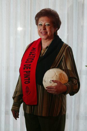 Inscribió al Atlétido de Pinto el 15 de octubre de 1963 en la Federación Castellana, y se convirtió en la primera presidenta de un club de fútbol español. Ella era la fundadora, entrenadora, utillera y presidenta, hasta que en 1975 es obligada a dimitir por el ayuntamiento, o retirarían las ayudas al club. Después de eso, ocupó la secretaria técnica de la Federación de Madrid durante varios años.