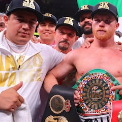 Los cinturones conmemorativos de Canelo Álvarez y cuándo los ganó