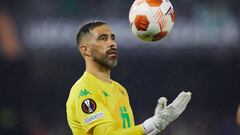 Bravo le pasa la pelota a Colo Colo ante un posible regreso