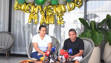 Luis Manuel Diaz and Cilenis Marulanda, parents of Liverpool's forward Luis Diaz, give a press conference at their house in Barrancas, Colombia on November 10, 2023. Colombia's ELN guerrilla group on Thursday freed the father of Liverpool footballer Luis Diaz, ending a 12-day kidnapping ordeal and triggering celebration in his hometown. After days of negotiations for the handover, the rebels presented Luis Manuel Diaz to humanitarian workers at an undisclosed location in the Serrania del Perija mountain range on the border with Venezuela. (Photo by Daniel Munoz / AFP)