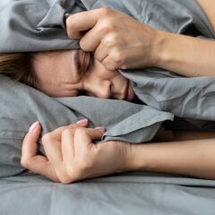 La regla de los 20 minutos para coger el sueño cuando no puedes dormir