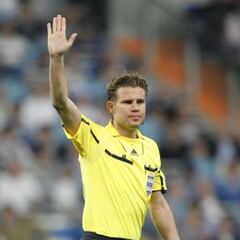 El alemán Felix Brych arbitrará el Barcelona-Atlético