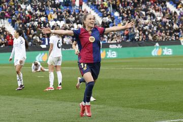 Ewa Pajor, futbolista polaca del Barcelona Femenino, celebra el segundo gol del partido.