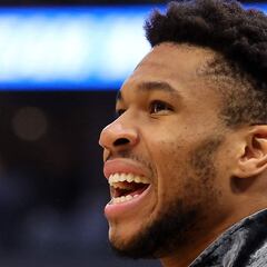 Bucks suffer unexpected Giannis scare at the worst possible time