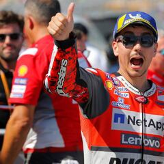 Lorenzo: "Tengo menos presión que Dovizioso y Márquez"