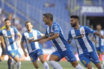 La temporada 2015-2016 comenzó con un empate a cero en su partido inaugural, el Málaga-Sevilla. Hubo que esperar al segundo partido, el Espanyol-Getafe, para ver el primer gol de la temporada, obra de Salva Sevilla en el minuto 3 del partido, uno de los más rápidos de la Liga y que sirvió para que el Espanyol se llevara la victoria. 