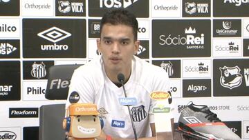 Felipe Aguilar es presentado como nuevo jugador del Santos