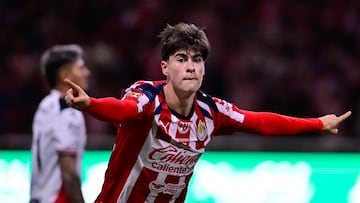 Armando Gonzalez celebrates his goal 1-0 of Guadalajara during the 15th round match between Guadalajara and Atlas as part of the Liga BBVA MX, Torneo Apertura 2025 at Jalisco, on October 25, 2025 in Guadalajara, Jalisco, Mexico.